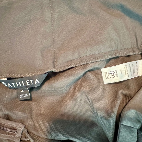 Athleta Wander Slim Straight Pants Size 4 in Arbor Olive 405534 - Picture 7 of 12